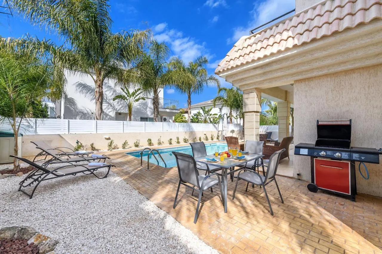 Blue Water Bay Villas Paralimni 0*,