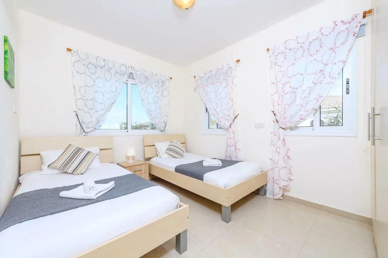 Blue Water Bay Villas Chypre